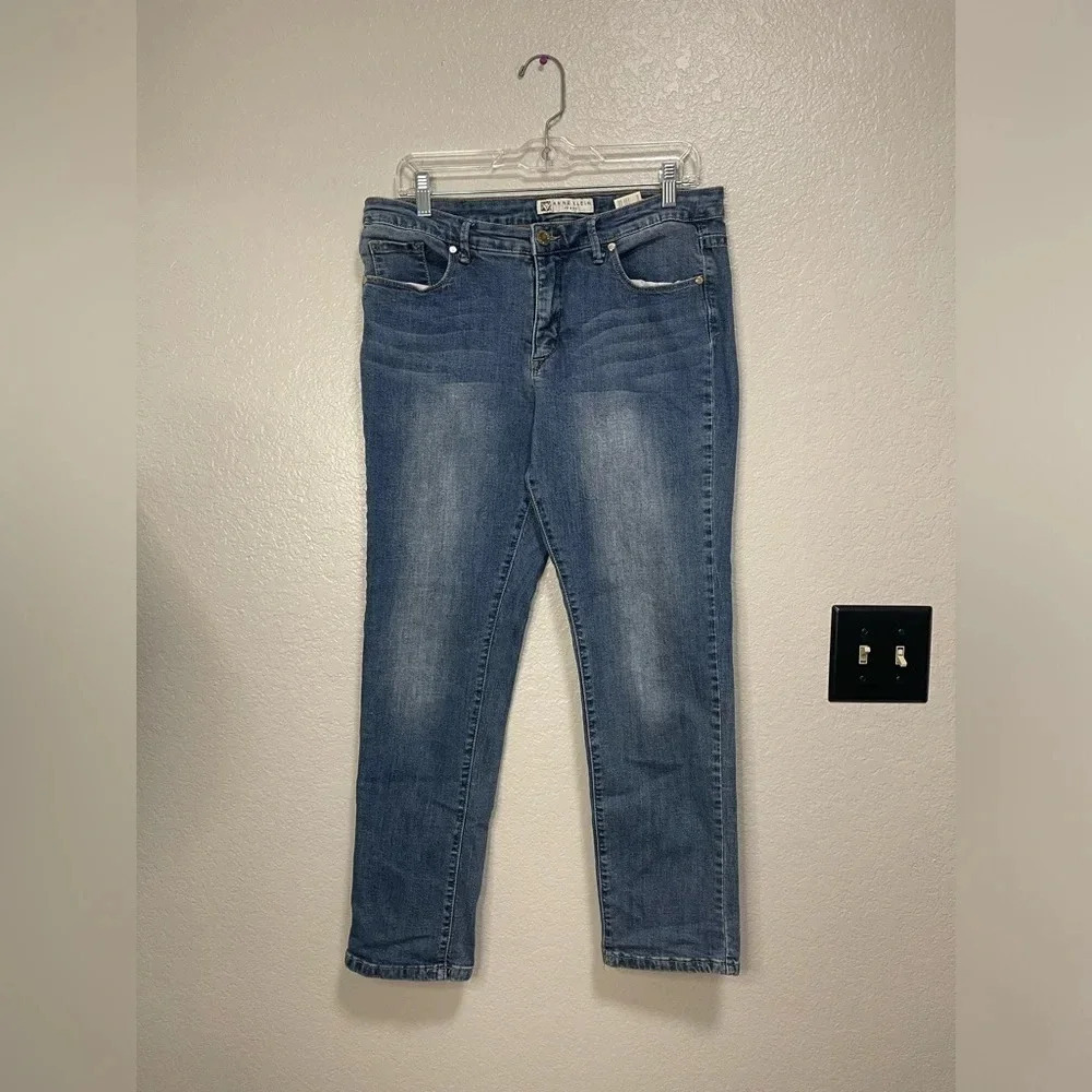 Anne Klein Mid Rise Girlfriend Jeans Size 10